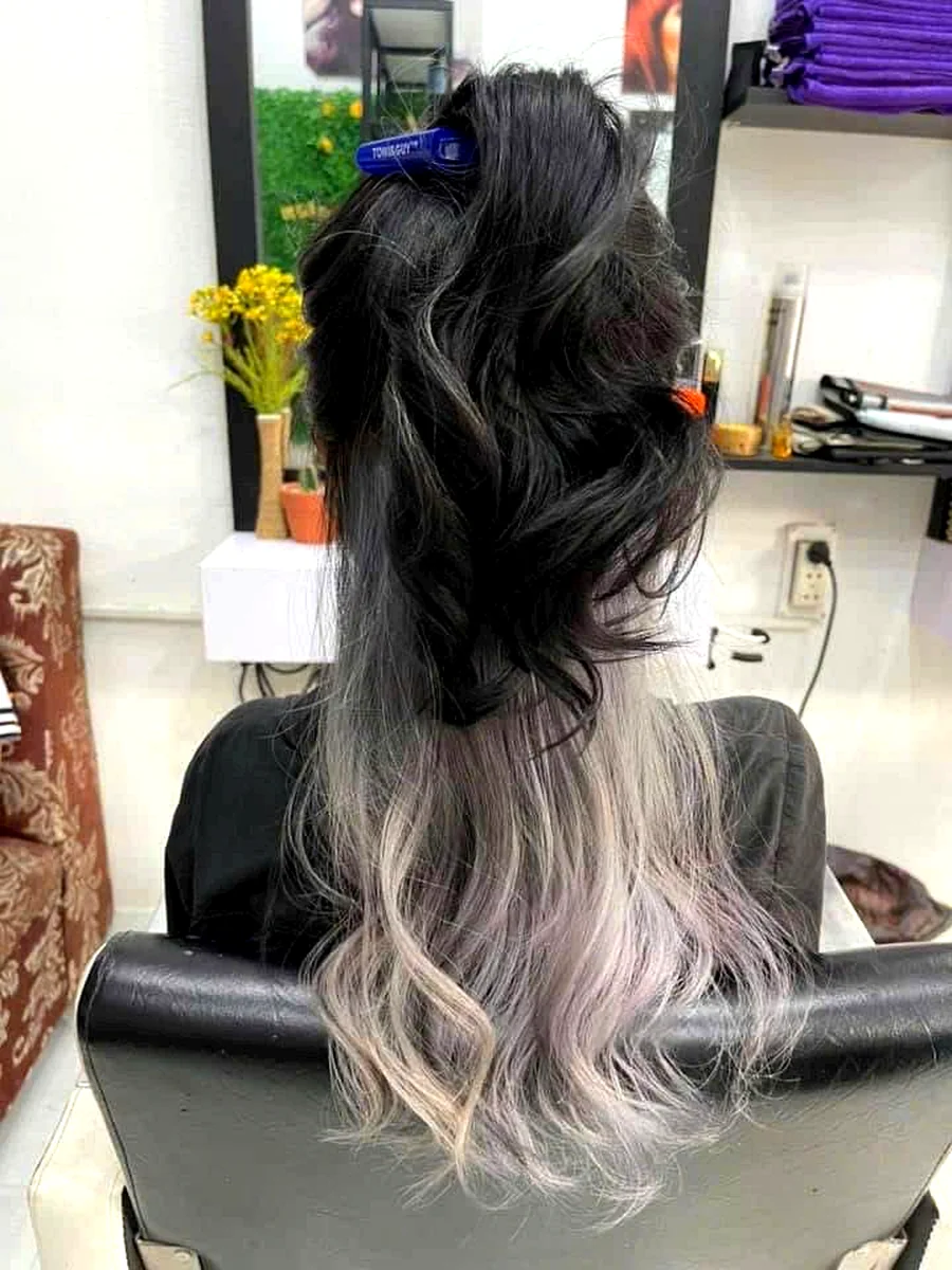 Tóc đen xám uốn sóng